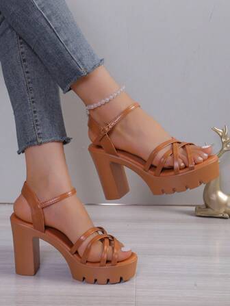 Damskie sandały na grubym obcasie w kolorze czekoladowego brązu – idealne na imprezy i specjalne okazje