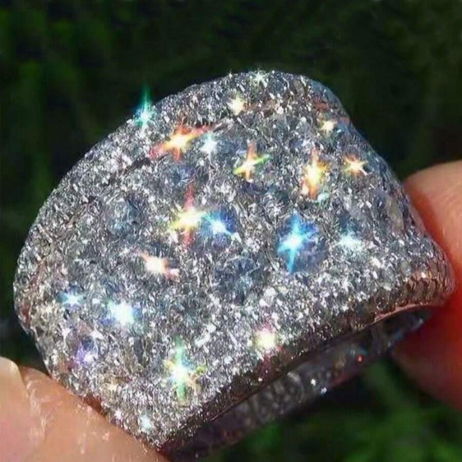 Inel lat la modă, încrustat cu pietre de zirconiu sintetice strălucitoare, accesoriu de petrecere orbitor, inel perfect pentru petrecerile de cocktail pentru femei
