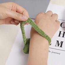 1pc Cute Computer Keyboard Wrist Rest Pillow, Friction-Proof, Warm And Ergonomically Designed, Suitable For Office Desk And Study - Multicolor - View 5