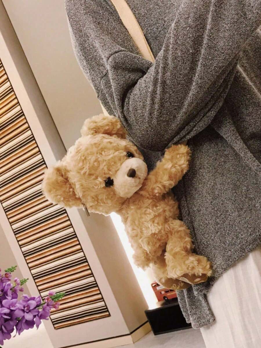 1 件（11.4 英寸 * 3.9 英寸 * 3.9 英寸）无法容纳手机，可用作口红盒、耳机盒、装饰包、独特形状的包、可爱又奇特的礼物、流行的毛绒棕熊形状斜挎包 - 卡其色 - 查看 1