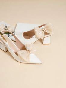 1 对时尚米色蝴蝶结配珍珠水钻鞋夹，可拆卸鞋饰，多功能配饰