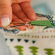 Rabbit Hanging Hay Feeding Bags, Large Capacity Grass Feeder For Rabbits And Guinea Pigs, Dry And Wet Grass Dispenser - Green - View 4