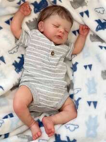 逼真的 45 厘米睡眠重生娃娃，具有 3D 绘画皮肤和可见血管，18 英寸活体柔软硅胶新生婴儿可爱睡前玩具生日礼物（部分零件随机） - 灰色 - 查看 4