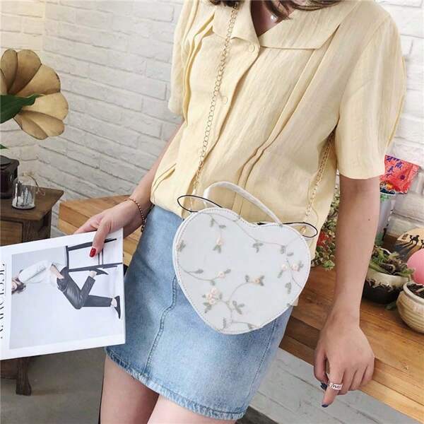 Bolso cruzado de encaje en forma de corazón para dama, con decoración bordada, bolso de hombro pequeño para niñas, regalo perfecto para el Día de San Valentín para ella, la mejor opción de regalo de San Valentín, bolso con forma de corazón a la moda, que hace juego perfectamente con el vestido del Día de San Valentín