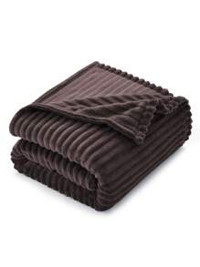 Cobijas Matrimonial Con Patrón De Rayas Cómodo y Suave, Frazada Matrimonial De Rayas Para Cama o Sofá, para Toda Estaciones, Disponible En Muchos Colores Diferentes (200*220 cm) - Marrón Chocolate - Ver 1