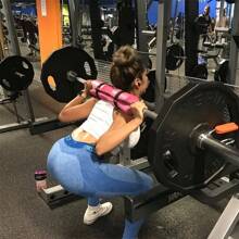 Set de almohadillas para barra para hombros que incluye 9 sets para sentadillas con barra, elevaciones de cadera, sentadillas con apoyo en las costillas, elevaciones de cadera y abducción, elevaciones de cadera, curl de piernas y sets de elevación para hombres y mujeres, 5 sets de sentadillas con barra que incluyen una almohadilla para barra, 1 banda de resistencia, 2 correas para tobillos y una bolsa de almacenamiento para la almohadilla de la barra, accesorios de gimnasio