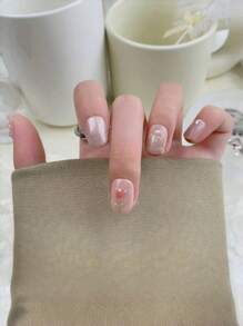 10 pièces Ensemble d'autocollants d'art d'ongle de fleurs de tulipe courtes carrées peintes à la main en rose