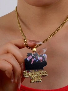 Vòng cổ acrylic khắc hình ảnh đầy màu sắc tùy chỉnh, Vòng cổ tốt nghiệp thời trang với dây chuyền 5 mm bằng thép không gỉ và acrylic đầy màu sắc, Mặt dây chuyền bảng chữ cái, Món quà tựu trường hoàn hảo cho trẻ em của bạn bè - vàng - Xem 2