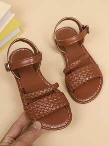 A Pair Of Children's Fashion Boho Style Flat Sandals Soft Soled Sports Fashion Buckle Sandals