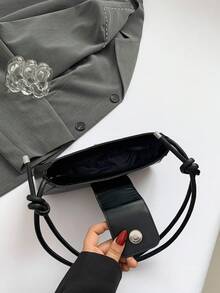 时尚纯色蝴蝶结装饰腋下单肩包，适合逛街，钱包，购物，年轻女性，大学生，新人，白领。非常适合办公室，大学，工作，商务，通勤，户外，旅行和郊游 - 黑色 - 查看 6