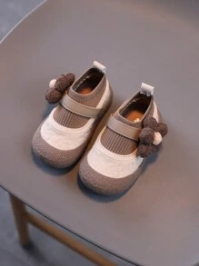 1 paire de chaussures plates de princesse pour bébé fille avec design floral en PU à scratch. Chaussures bébé mignonnes convenant au printemps, l'été, l'automne et l'hiver