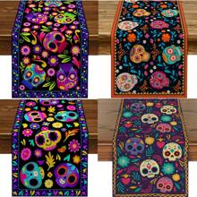 Toalha de mesa com estampa de caveira do Dia dos Mortos, ideal para festas temáticas de Halloween e Carnaval Mexicano. Perfeita para cozinha, restaurante e decoração de casa. Ideal para fazendas, residências, feriados, festas, aniversários, casamentos e jantares. Decorações de Halloween e festas temáticas em casa.