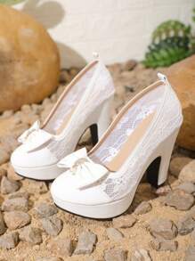 女士蕾丝和水钻蝴蝶结高跟鞋，白色粗跟圆头厚底高跟鞋，2024 年秋季新品