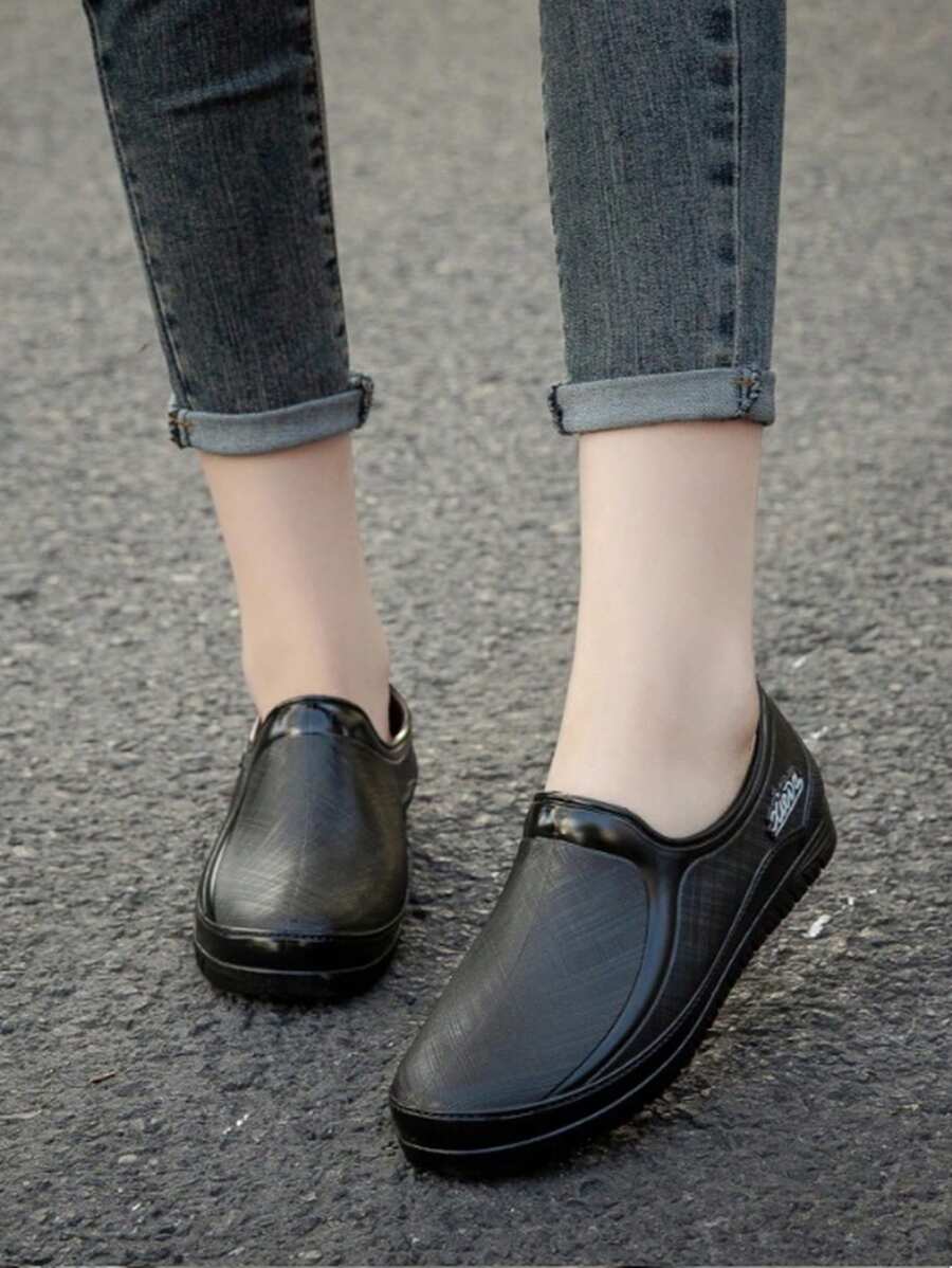 Novos sapatos mocassins masculinos - cor sólida simples, cano baixo, emendas envernizadas, sola macia, sapatos casuais respiráveis e antiderrapantes, adequados para negócios, festas de dança, caminhadas, deslocamento diário, Natal, Ação de Graças, presente de ano novo - Preto - Ver 1