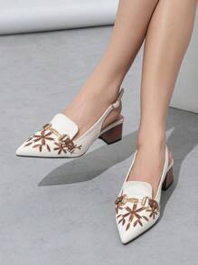 Giày cao gót mũi kín Chunky dành cho nữ có khóa kim loại, trang trí bằng xích, thiết kế thêu và quai đeo mắt cá chân. Hoàn hảo cho trang phục thanh lịch hàng ngày, đi làm, mua sắm, lễ hội, tiệc tùng vào mùa xuân, hè, thu và đông. Mang chúng với váy trang trọng hoặc giày lười màu nâu. Valentine - màu nâu - Xem 3