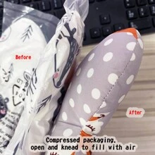 1个河马图案U型汽车座椅颈部支撑枕，适合0-12个月宝宝，可作礼物，图案位置随机，新旧Logo随机发送