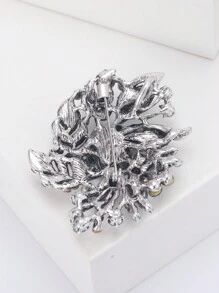 1Pc Fashionable And Luxurious Crystal Glass Brooch Suitable For Daily Wear By Women