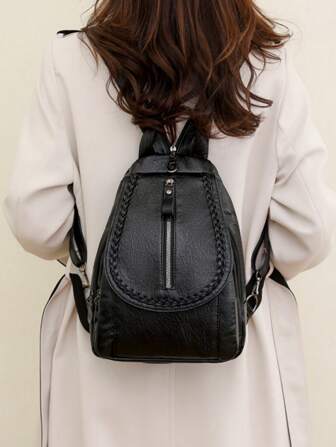 时尚 PU 材质翻盖背包，适合学生、返校使用的多功能单肩包