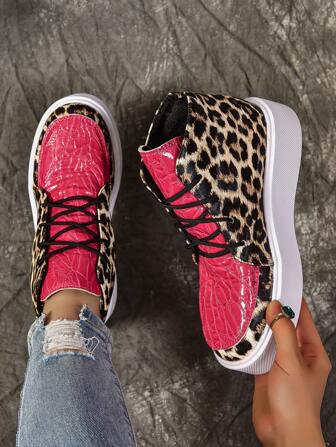 秋冬最新豹纹罗马短靴，适合办公室穿着