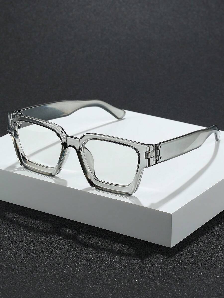 1副男士时尚简约现代风格透明眼镜，适合办公室阅读、街头摄影、户外旅行装饰，也可用于电脑阅读、游戏、电视、手机等场合，是眼镜配件的理想选择。