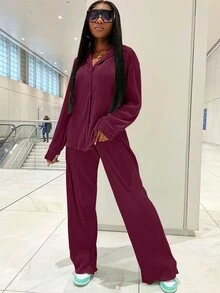 Conjunto de 2 piezas de camisa plisada casual y pantalones de pierna ancha para mujeres