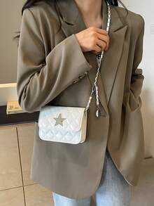 迷你时尚五金装饰菱格绗缝方形链条单肩包，适合逛街，钱包，购物，年轻女性，大学生，新人，白领。非常适合办公室，大学，工作，商务，通勤，户外，旅行和郊游 - 白色 - 查看 6