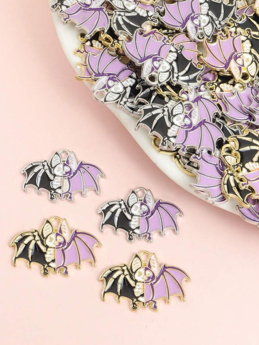 10 chiếc Mặt dây chuyền tráng men nửa bộ xương dơi Halloween của Mỹ và Châu Âu dành cho trang sức sáng tạo và ma quái tự làm trang sức dự tiệc cho nam nữ, vòng cổ, vòng tay, hoa tai, làm mặt dây chuyền hợp kim nhỏ giọt dầu hai màu họa tiết động vật - Dơi xương - Xem 1