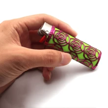 1 件，时尚金属 BIC J6 打火机支架，镂空玫瑰设计（仅适用于 BIC J6），打火机配件，吸烟配件，完美的圣诞节/万圣节礼物
