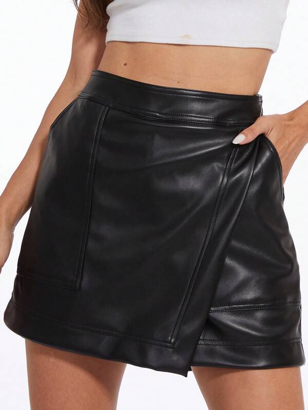 Shorts  neri da donna, design a gonna