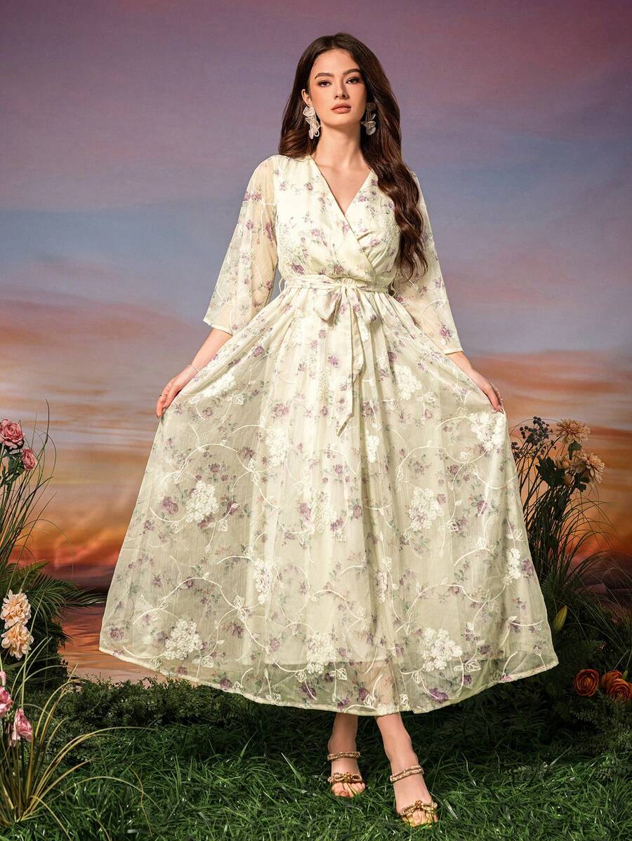 碎花束带雪纺连衣裙