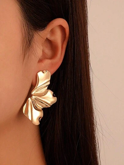 2pcs European And American Leaf Earrings, Exaggerated Fashion Floral Petal Earrings, Versatile Daily Wear For Women
