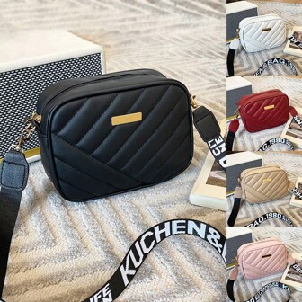 1pc 黑色斜挎包 黑色单肩包 黑色手提包 小款菱格纹女士包 甜美装饰女士单肩包 简约时尚魅力斜挎包 柔软舒适PU防刮耐磨面料 新颖吸睛减龄手提包 优雅拉链头 时尚新颖日常多场景使用小方包 零钱收纳手机包 香水收纳 经典百搭触感相机包 多色可选 开学季学生