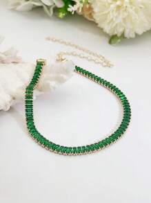 1 件方晶锆石装饰项圈，适合重要场合