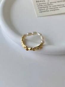 1枚可调节法式仿珍珠戒指，适合日常佩戴、参加派对以及赠送朋友。