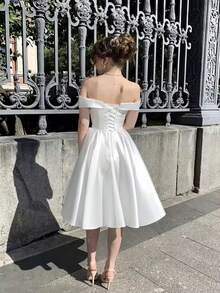 短款婚礼露肩新娘礼服，后背系带简约缎面舞会优雅连衣裙，新娘送礼会礼服