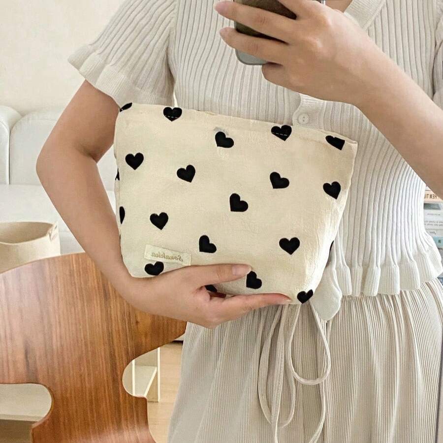 1 Túi Đựng Đồ Trang Điểm Cơm Trắng Đen Túi Đựng Mỹ Phẩm Tình Yêu Chống Thấm Nước, Hộp Son Môi, Túi Đựng Đồ Trang Điểm Cho Nữ, Túi Nhỏ Bảo Quản Hộp Trang Điểm, Túi Du Lịch Cho Nữ, Hộp Bút Chì Hộp Đựng Cọ Trang Điểm Dung Tích Lớn Hàng Ngày Túi Đựng Đồ Vệ Sinh Du Lịch Túi Đựng Đồ Trang Điểm, Túi Đựng Bút Chì - Đen và trắng - Xem 1