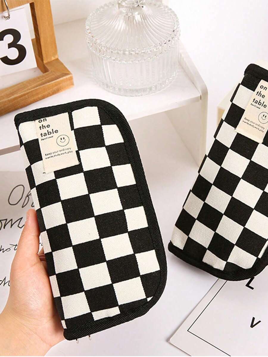 1 Họa Tiết Bàn Cờ Miếng Dán Trang Trí Túi Đựng Văn Phòng Phẩm Đơn Giản Công Suất Lớn Túi Đựng Bút Cho Sinh Viên Văn Phòng Phẩm Tổ Chức - Đen và trắng - Xem 1