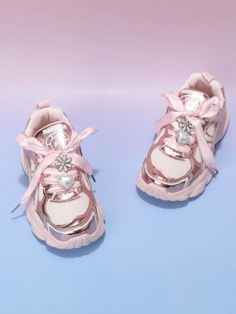 兒童學校網布花卉EVA鞋底運動鞋，輕盈透氣銀粉黑休閒運動跑步鞋，防滑戶外室內平底鞋，適用於男孩女孩小童大童，附有絲綢寬鞋帶