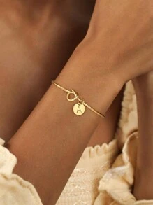 Tsnamer 1 pieza Brazalete con inicial dorada Brazalete con disco de nudo clásico con inicial de la A a la Z Brazalete personalizado de puño para mujer Joyería de uso diario