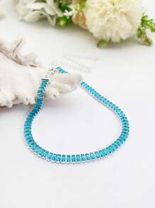 1 件方晶锆石装饰项圈，适合重要场合