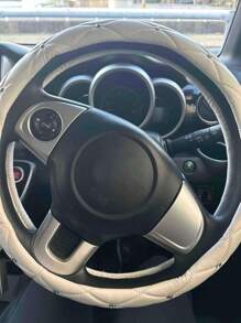 15-Inch Diamond Pattern Leather Shiny Universal Car Steering Wheel Cover - Black & White - White - View 4