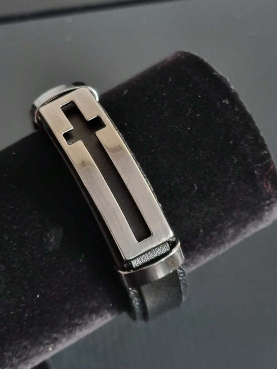 Men's Metal Hollow Cross Leather Bracelet - 黑色 - 查看 1