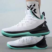 Jordan Ultra Fly 2 Low Butler AH8110-114，男士復古籃球鞋，提供緩震，防滑和耐用，低插口風格，米色/黑色/綠色 - 米黑綠色 - 查看 3