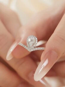 1 件手工制作优雅方晶锆石 S925 纯银皇冠泪珠戒指，适合女性日常、订婚、婚礼和派对佩戴