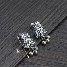 1 对复古凤凰花串珠流苏装饰耳环，时尚百搭，适合女性日常佩戴