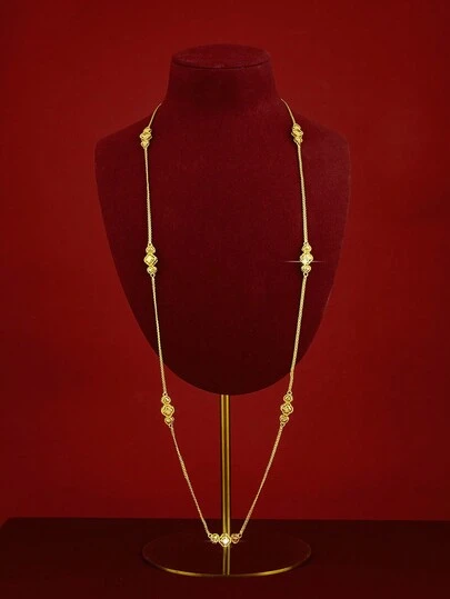 1件简约甜美夸张风格的金色铜质复古项链，适合休闲、派对、日常佩戴、圣诞节等各种场合，是送给女性、女友、父母的礼物。