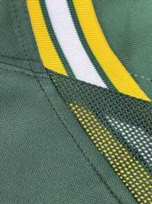 Camiseta de fútbol americano personalizada con bordado de nombre y número en estilo de novio, cuello en V verde de Green Bay, manga corta, para fiesta, juego, entrenamiento, competición, deporte. Tallas S-XXL. Estilos: elegante, hipster, minimalista, personalizado, único. Disfraz ideal de jugador de fútbol para él, novio, familia, amigos, niños para cumpleaños, colegio/competición, deportes