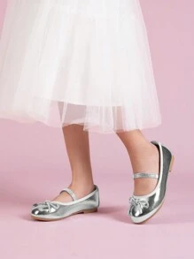 Girls Dress Shoes Slip-On Flower Girl Bow Ballet Flats With The Perfect Dress For Parties, Weddings, Shows, And More Special Occasions,Lightweight TPR Outsole (Little/Big Kids) - 銀色 - 查看 2