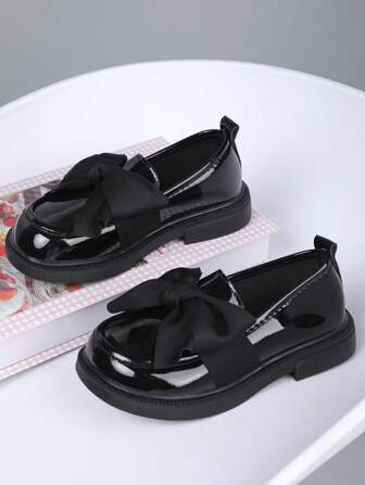 女童黑色皮鞋公主鞋英伦风平底鞋适合上学、舞蹈表演、四季皆宜