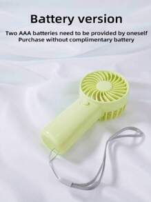 1入手持迷你風扇配搭掛繩，由2節AAA電池供電（電池未包含）